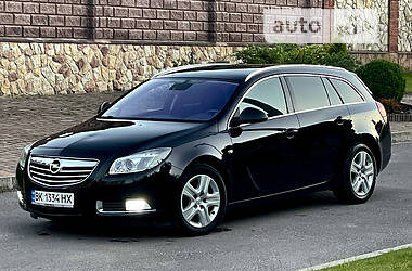 Универсал Opel Insignia 2009 в 