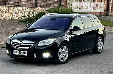Универсал Opel Insignia 2009 в 