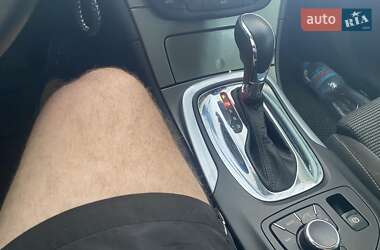 Универсал Opel Insignia 2010 в 