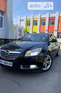 Универсал Opel Insignia 2011 в Костополе