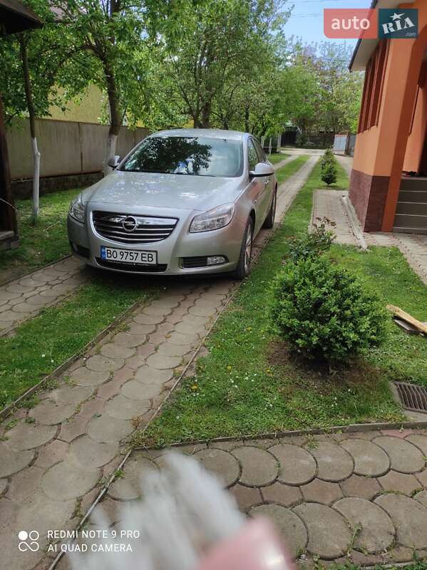 Седан Opel Insignia 2013 в Тернополі
