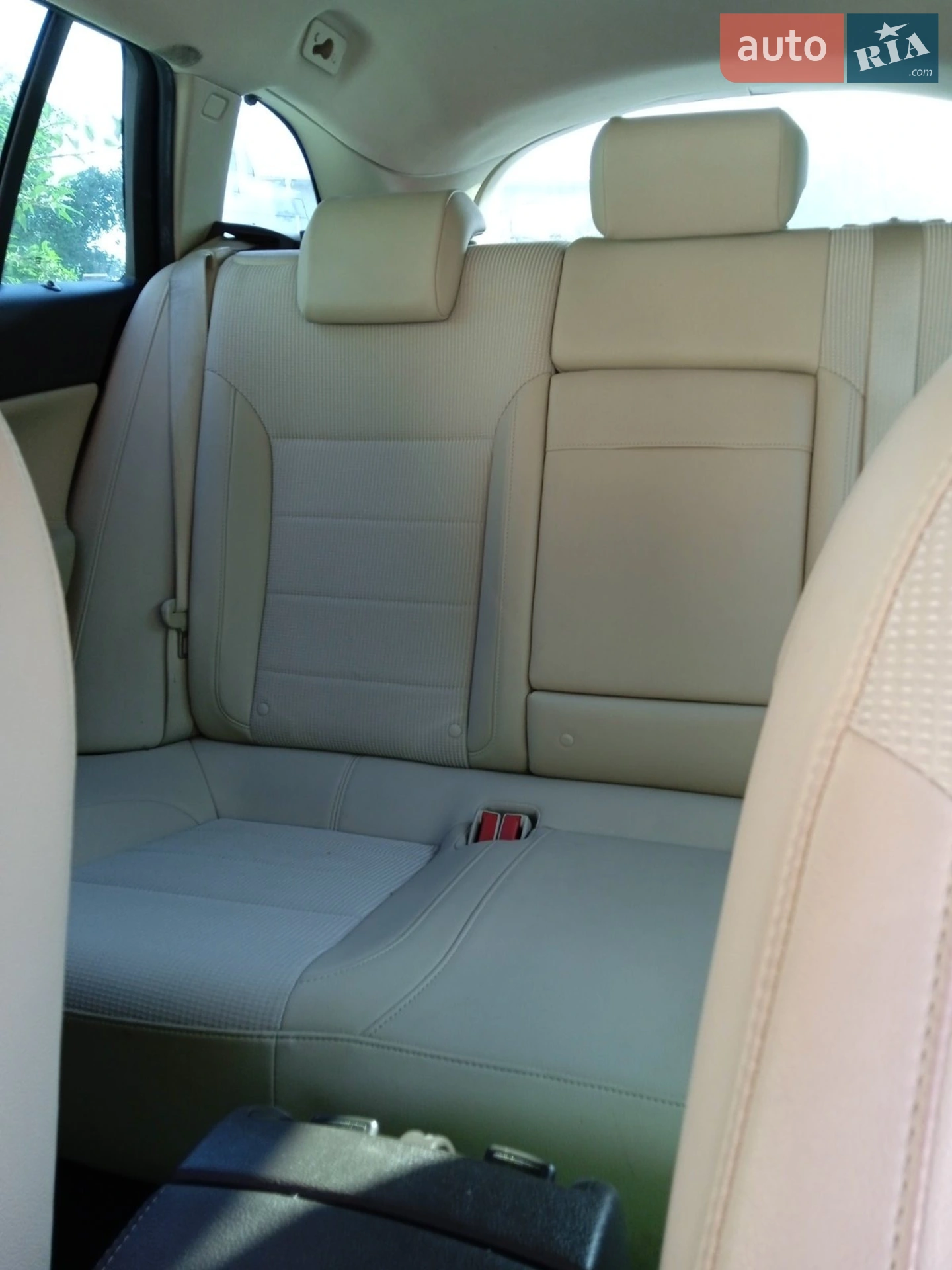 2010 Opel Insignia - мініатюра 4