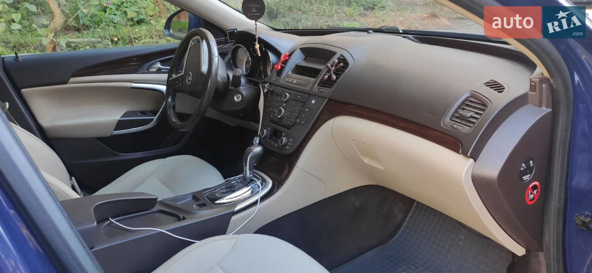 2010 Opel Insignia - мініатюра 2