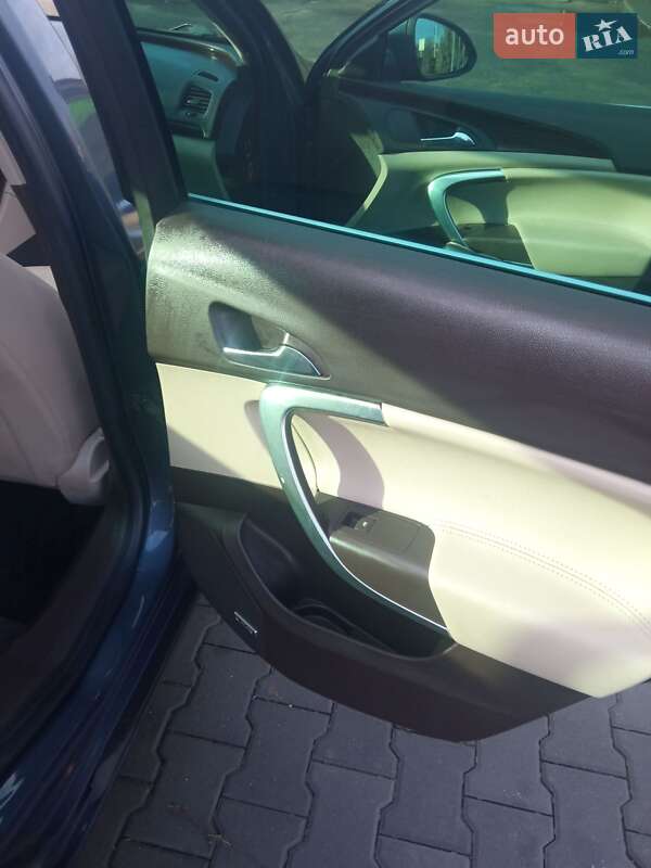 Универсал Opel Insignia 2011 в Вознесенске