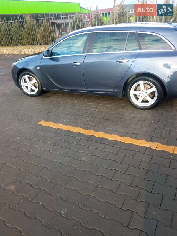 Универсал Opel Insignia 2011 в Вознесенске