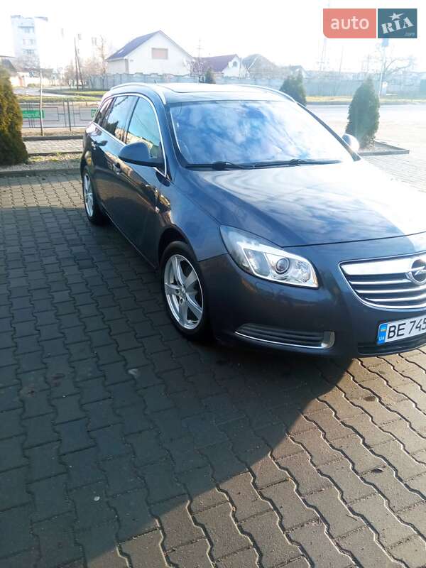 Универсал Opel Insignia 2011 в Вознесенске
