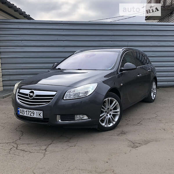 Универсал Opel Insignia 2009 в Умани