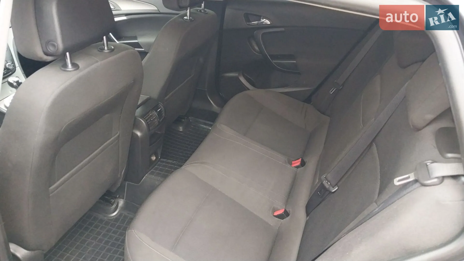 2011 Opel Insignia - мініатюра 12