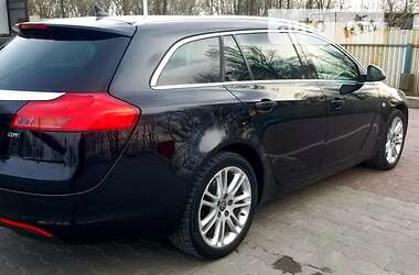Универсал Opel Insignia 2011 в 
