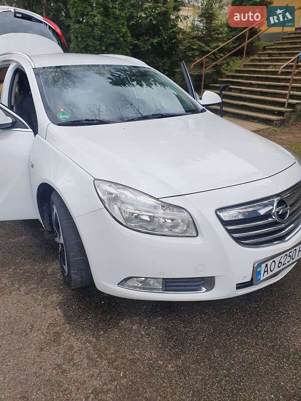 Универсал Opel Insignia 2012 в Мукачево