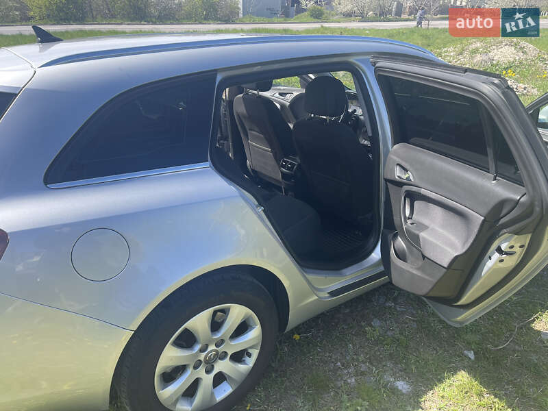 Универсал Opel Insignia 2014 в Хмельницком