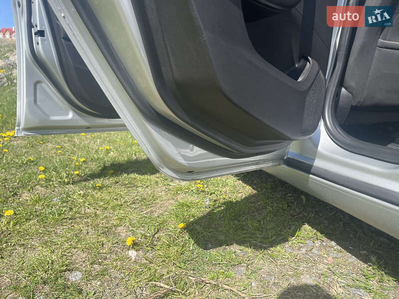 Универсал Opel Insignia 2014 в Хмельницком