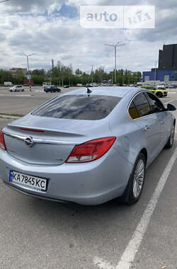 Седан Opel Insignia 2013 в Обухове