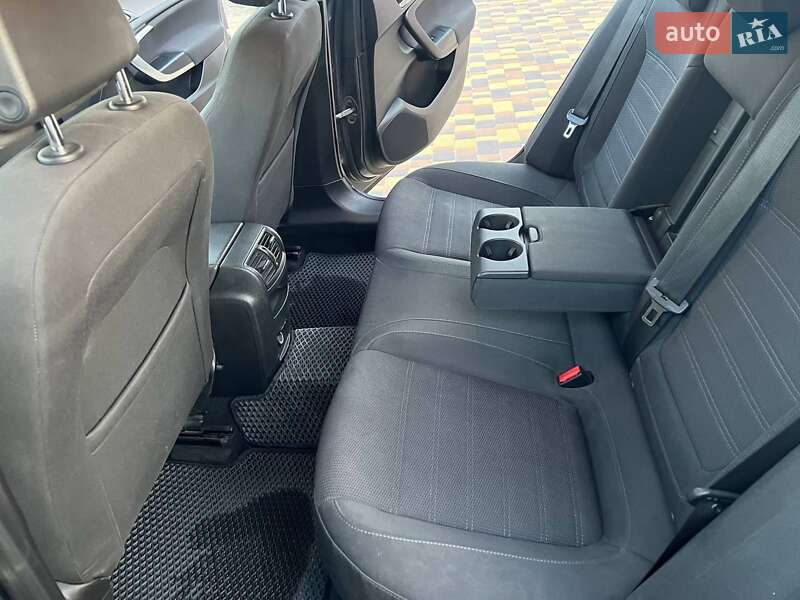 Седан Opel Insignia 2008 в Обухове