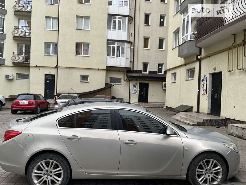 Ліфтбек Opel Insignia 2009 в Івано-Франківську