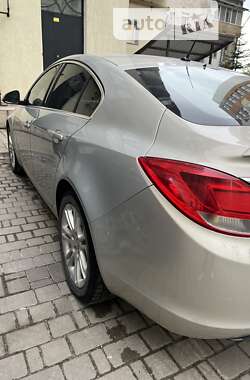Ліфтбек Opel Insignia 2009 в 