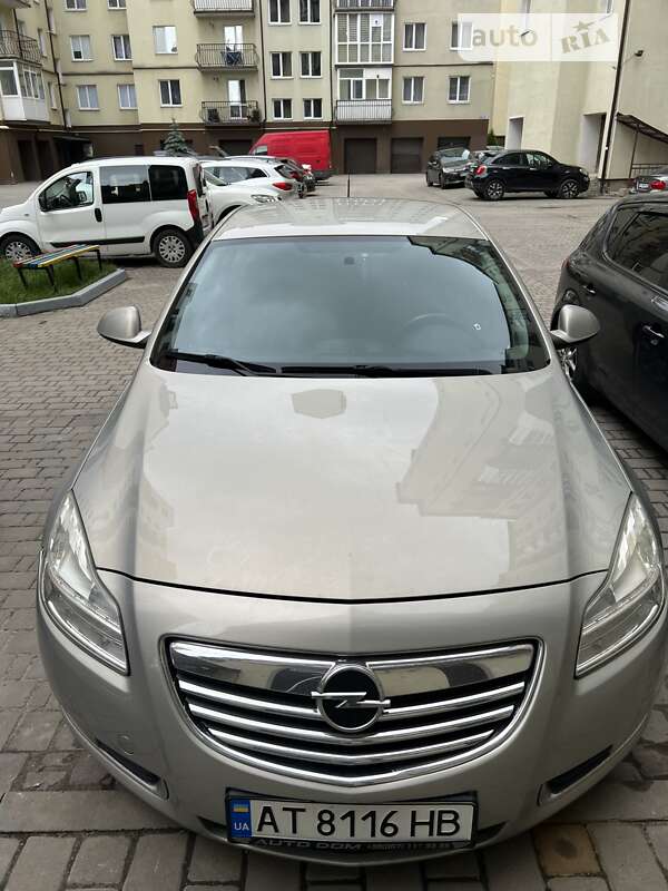 Ліфтбек Opel Insignia 2009 в Івано-Франківську