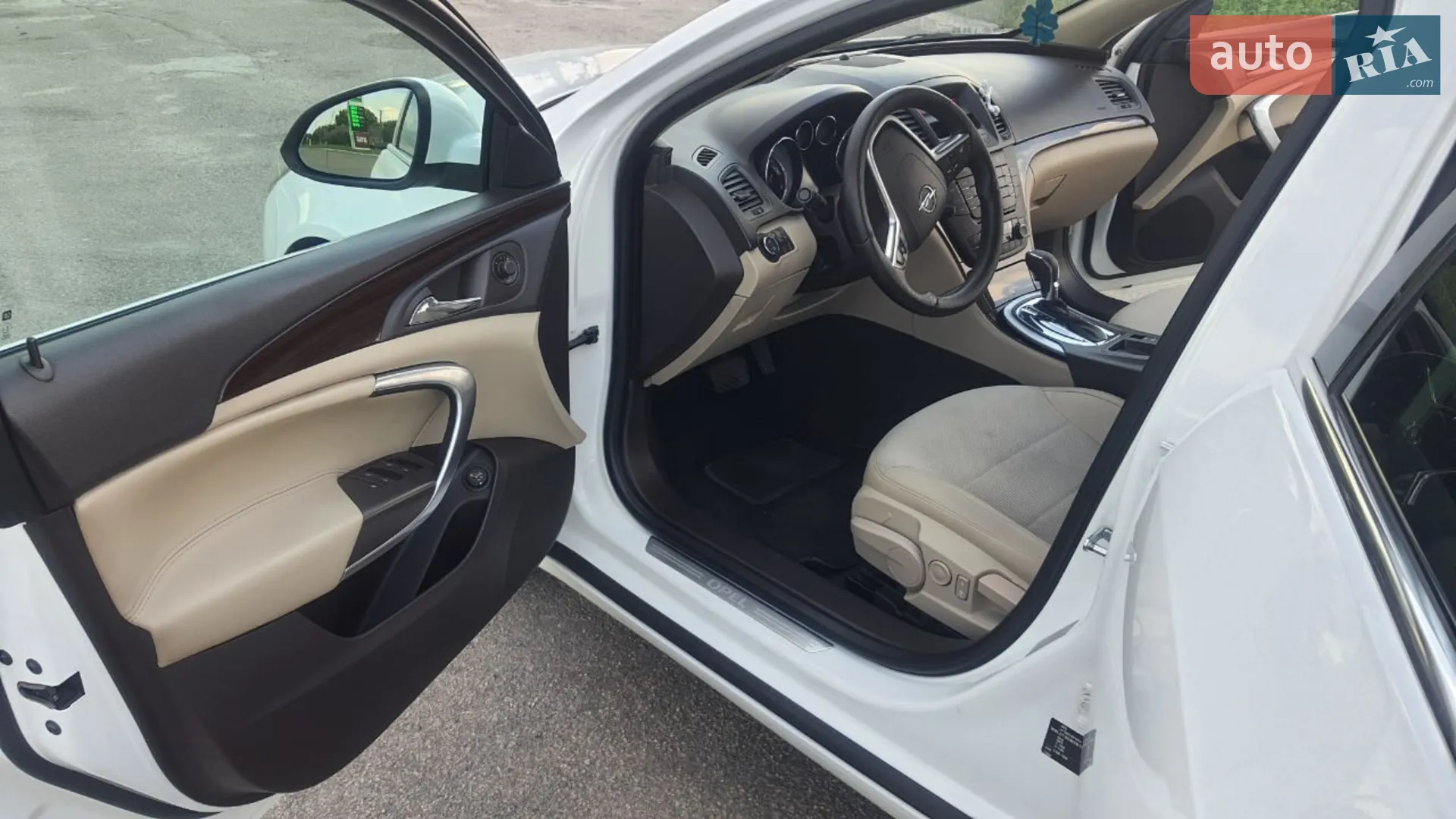 2010 Opel Insignia - мініатюра 6