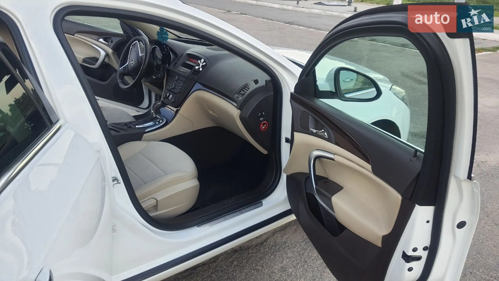 2010 Opel Insignia - мініатюра 11