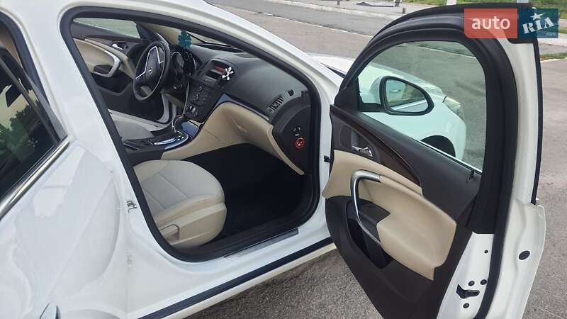 Универсал Opel Insignia 2010 в Малой Виске