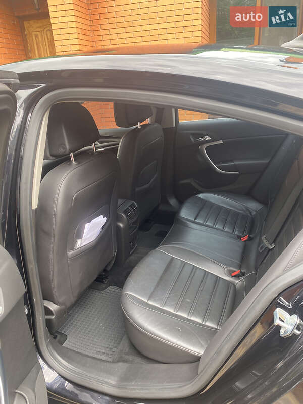 Седан Opel Insignia 2009 в Котельве