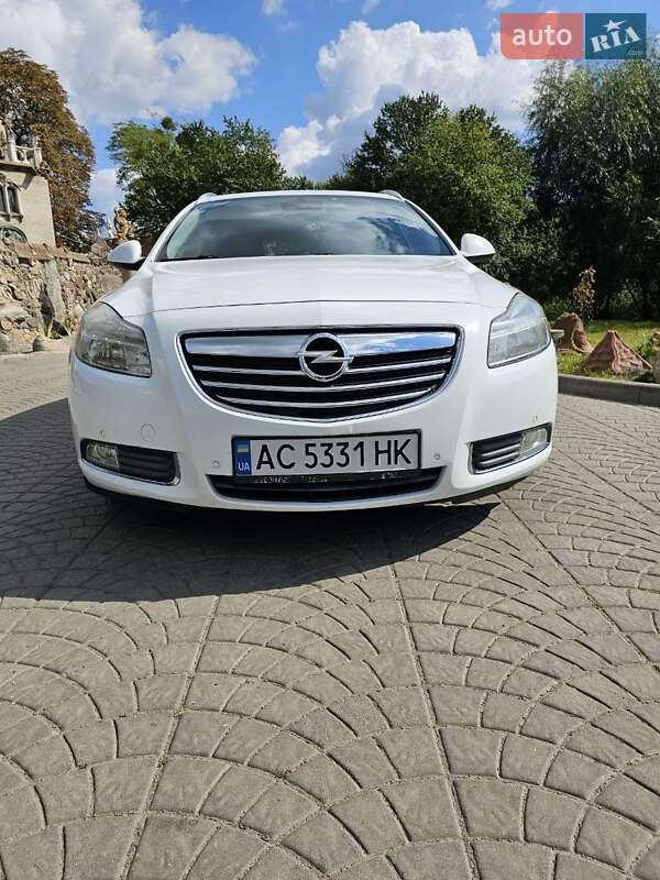 Універсал Opel Insignia 2010 в Луцьку