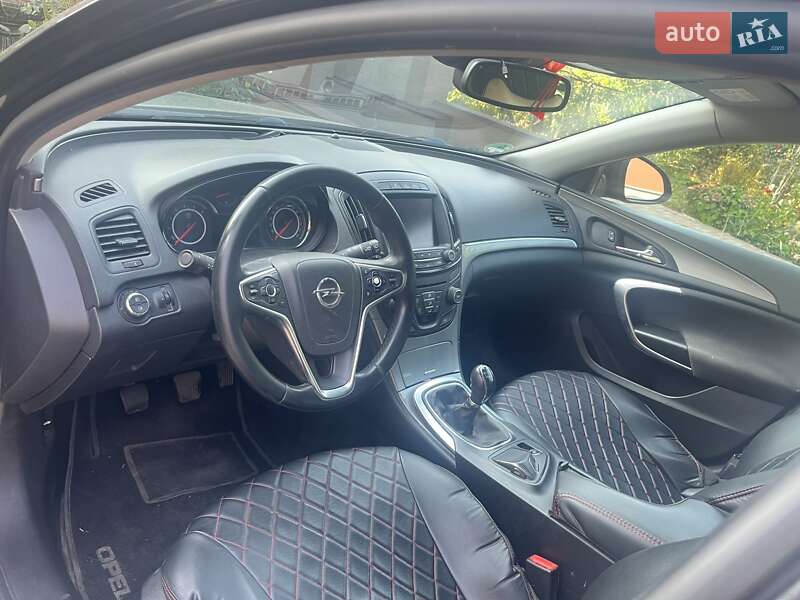 Универсал Opel Insignia 2014 в Киеве