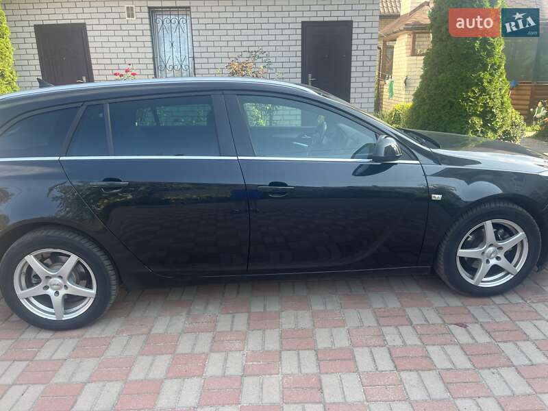 Универсал Opel Insignia 2014 в Киеве