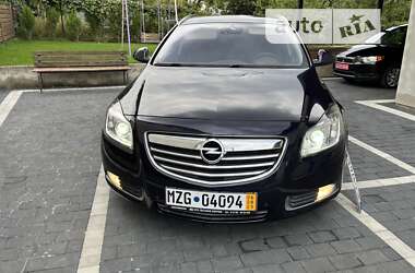 Универсал Opel Insignia 2012 в 