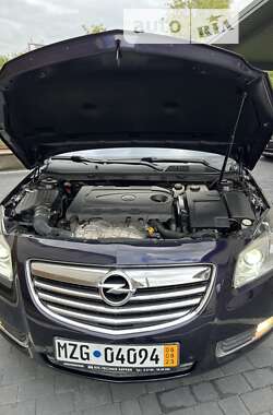 Универсал Opel Insignia 2012 в 
