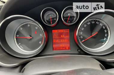 Универсал Opel Insignia 2012 в 