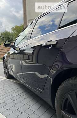 Универсал Opel Insignia 2012 в 