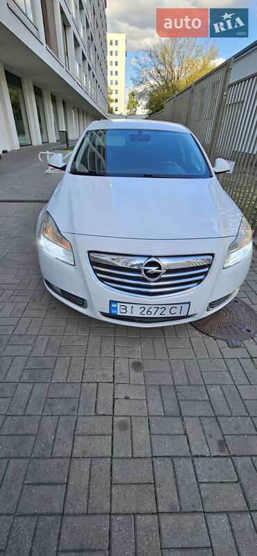 Седан Opel Insignia 2012 в Львове