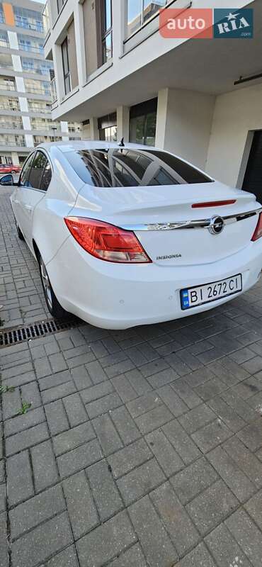 Седан Opel Insignia 2012 в Львове