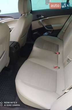 Универсал Opel Insignia 2010 в 