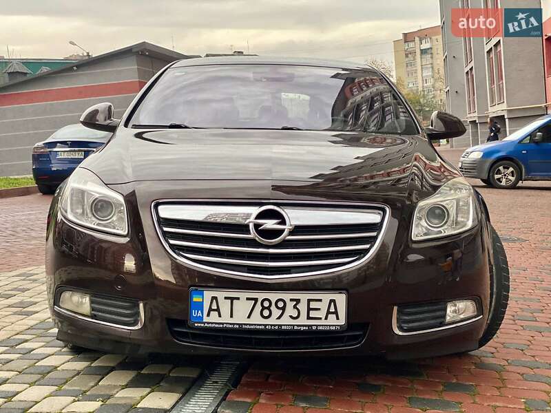 Ліфтбек Opel Insignia 2010 в Івано-Франківську
