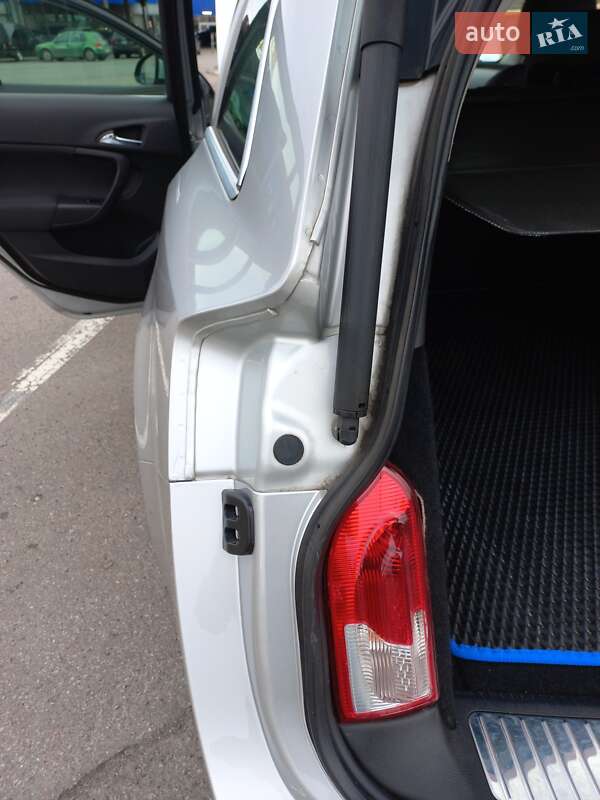 Универсал Opel Insignia 2011 в Ивано-Франковске фото 46 Универсал Opel Insignia 2011 в Ивано-Франковске