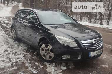 Универсал Opel Insignia 2011 в Тростянце