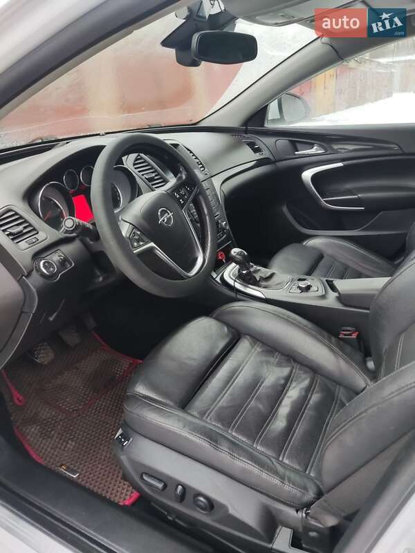 Універсал Opel Insignia 2013 в Полтаві