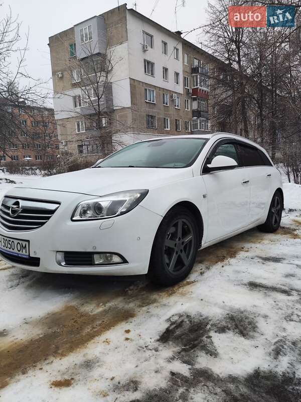 Універсал Opel Insignia 2013 в Полтаві