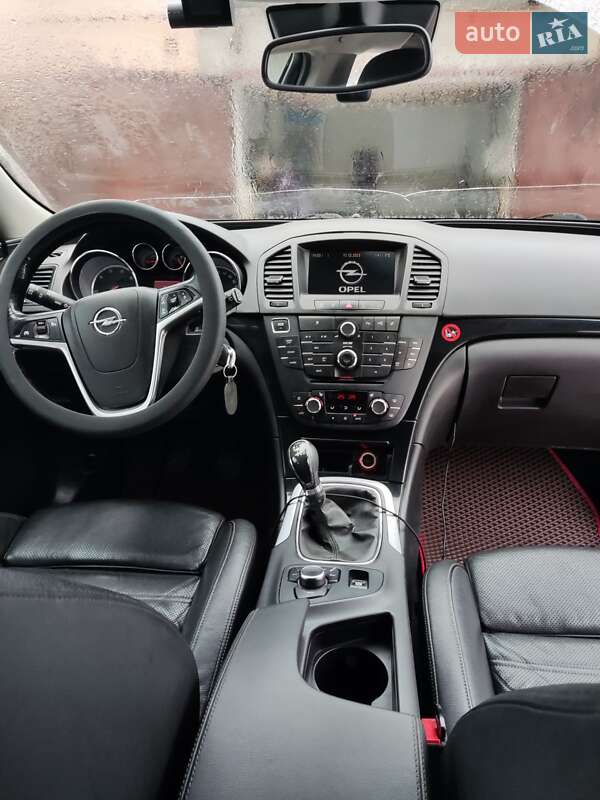 Універсал Opel Insignia 2013 в Полтаві