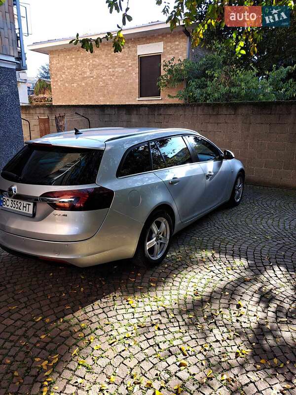Универсал Opel Insignia 2013 в Новом Роздоле