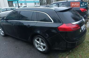 Универсал Opel Insignia 2010 в Хусте