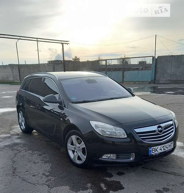 Універсал Opel Insignia 2012 в Рівному