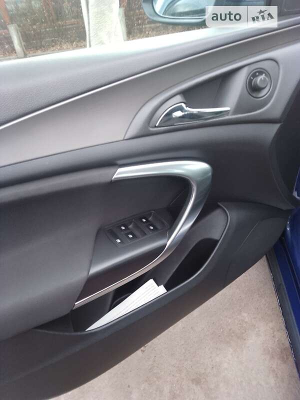 Универсал Opel Insignia 2013 в Староконстантинове