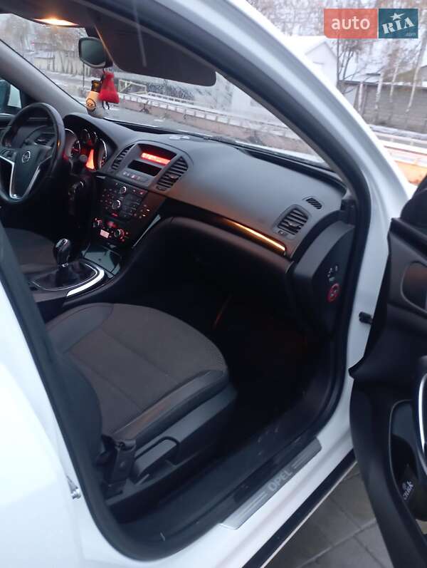 Универсал Opel Insignia 2011 в Виноградове
