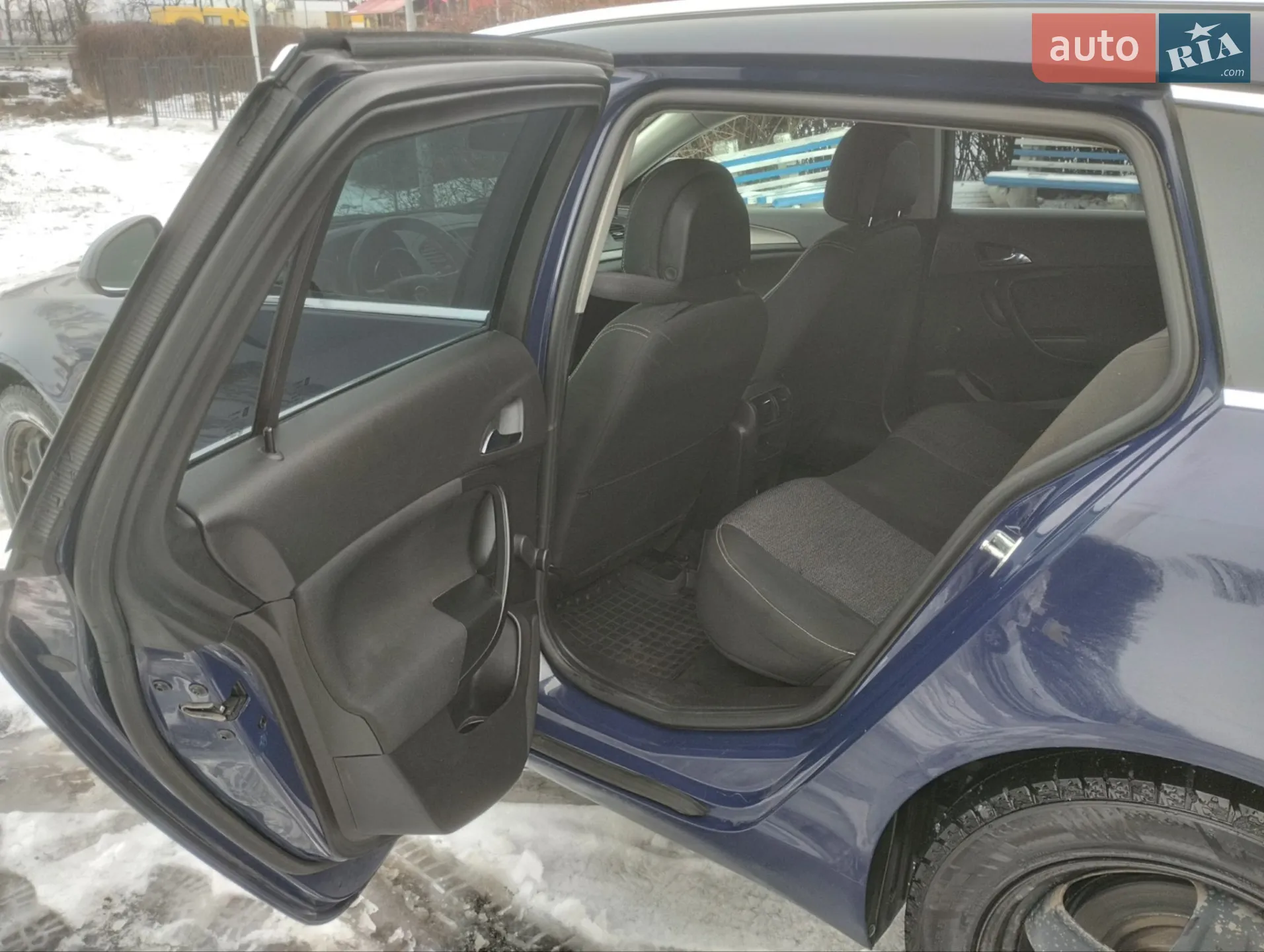 2010 Opel Insignia - мініатюра 9