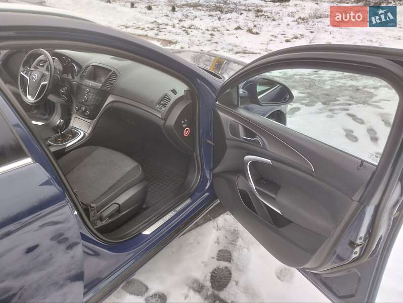 Універсал Opel Insignia 2010 в Полтаві