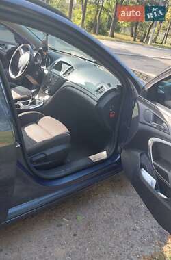 Универсал Opel Insignia 2010 в 