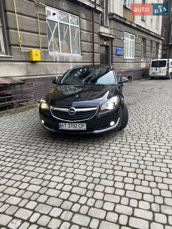 Універсал Opel Insignia 2015 в Івано-Франківську